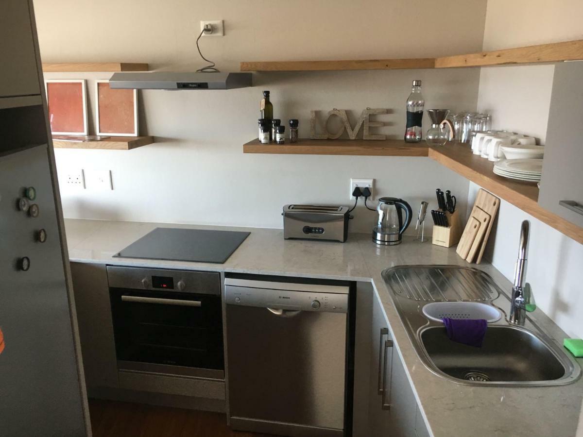 Breathtaking Views, Brand New Renovated Apartment 케이프타운 외부 사진